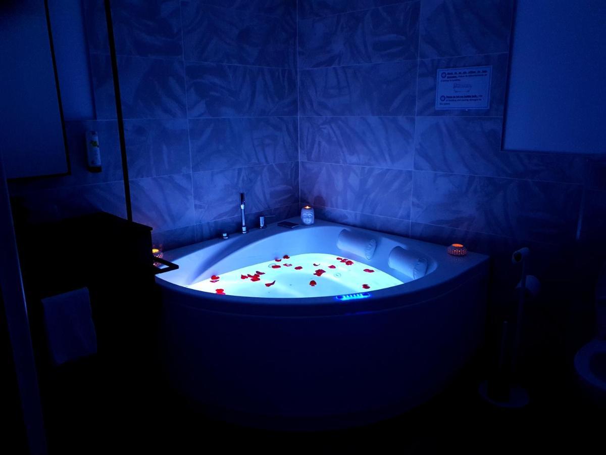 Logis Hotel- Restaurant La Haie Des Vignes Seminaires Et Evenementiel 얼레인 외부 사진