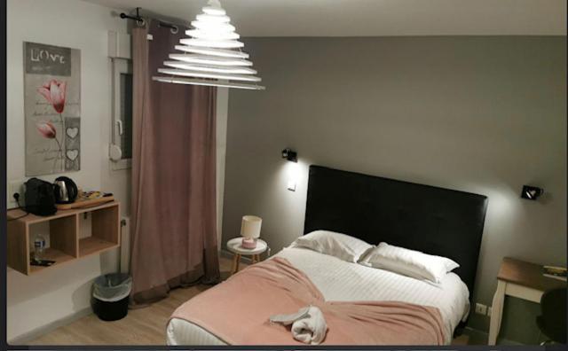 Logis Hotel- Restaurant La Haie Des Vignes Seminaires Et Evenementiel 얼레인 외부 사진