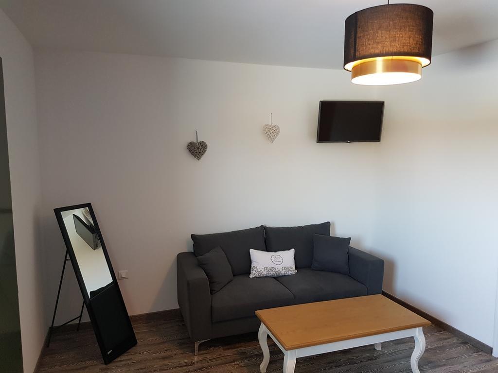 Logis Hotel- Restaurant La Haie Des Vignes Seminaires Et Evenementiel 얼레인 외부 사진