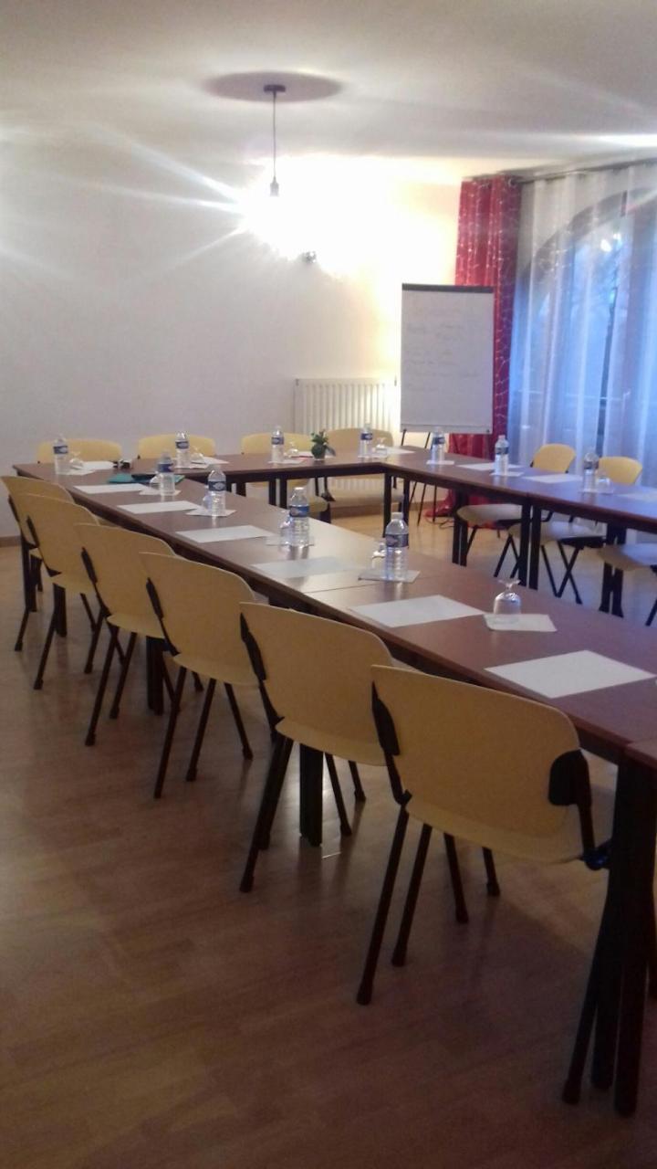 Logis Hotel- Restaurant La Haie Des Vignes Seminaires Et Evenementiel 얼레인 외부 사진