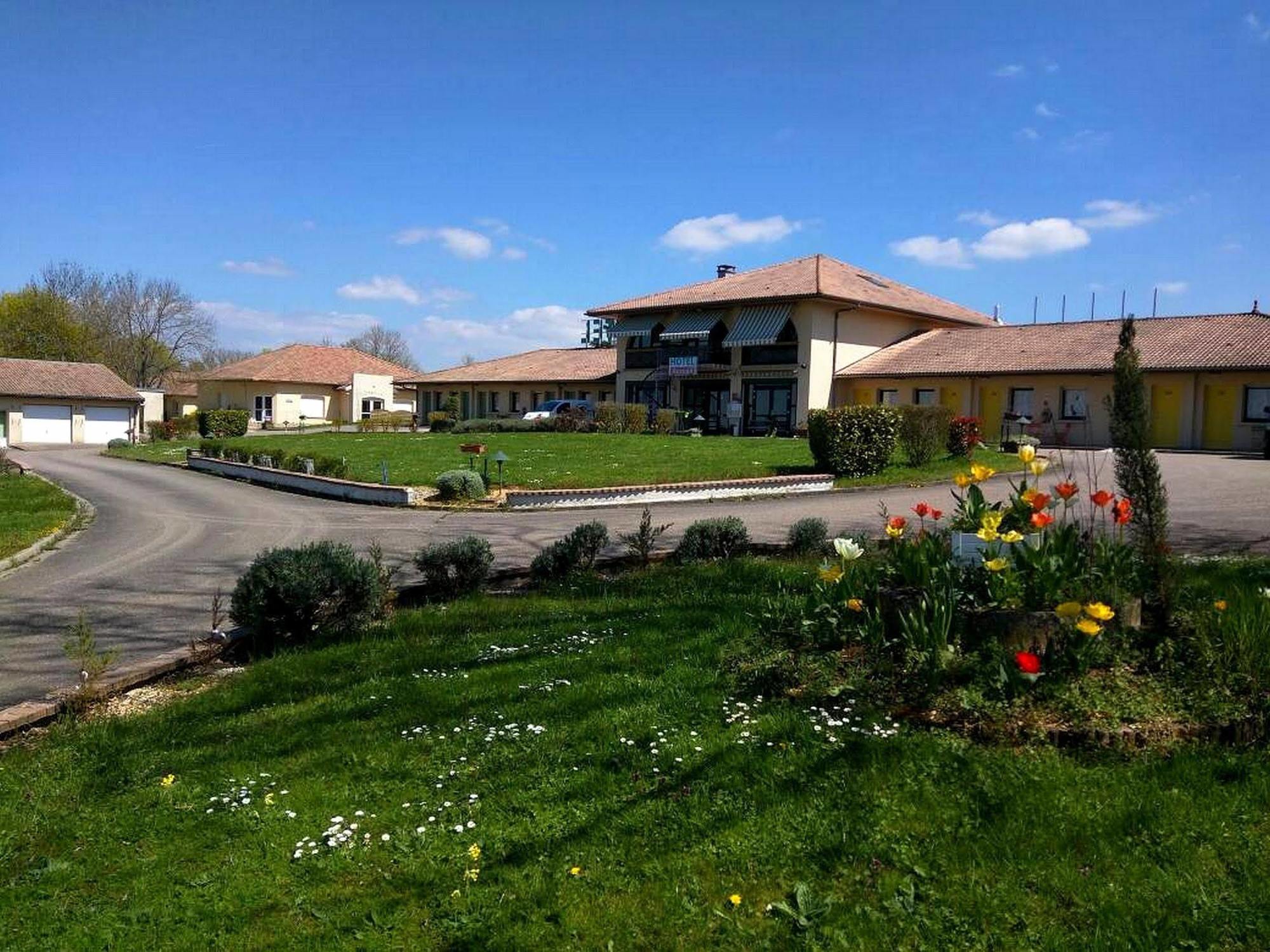 Logis Hotel- Restaurant La Haie Des Vignes Seminaires Et Evenementiel 얼레인 외부 사진